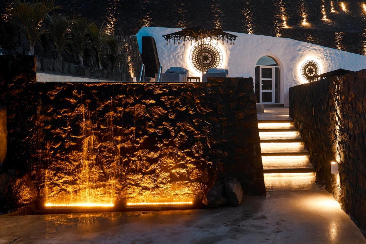 Theano Cave Suites & Villas Imerovígli Buitenkant foto